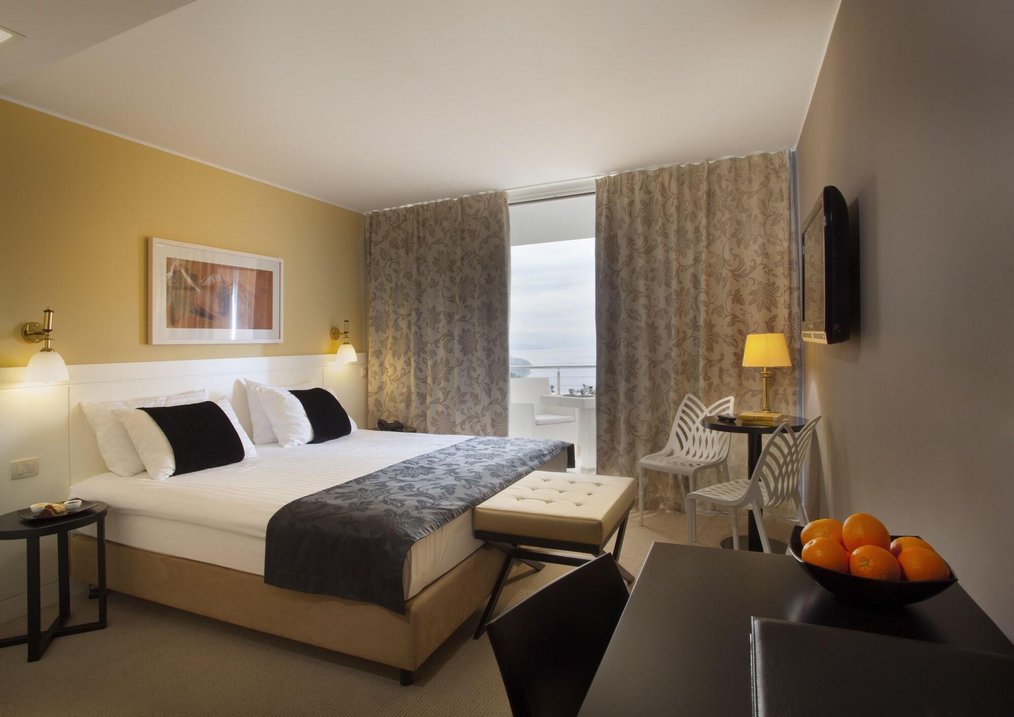 Hotel Laurus - Liburnia Opatija Luaran gambar
